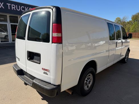 Used 2016 GMC Savana 2500 Extended image 5