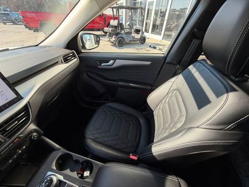 Used 2024 Ford Escape Platinum w/ Premium Technology Package image 21