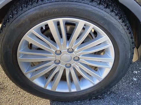 Used 2018 Land Rover Discovery HSE Luxury image 24