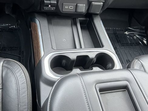 Used 2020 Chevrolet Silverado 1500 High Country w/ Technology Package image 26