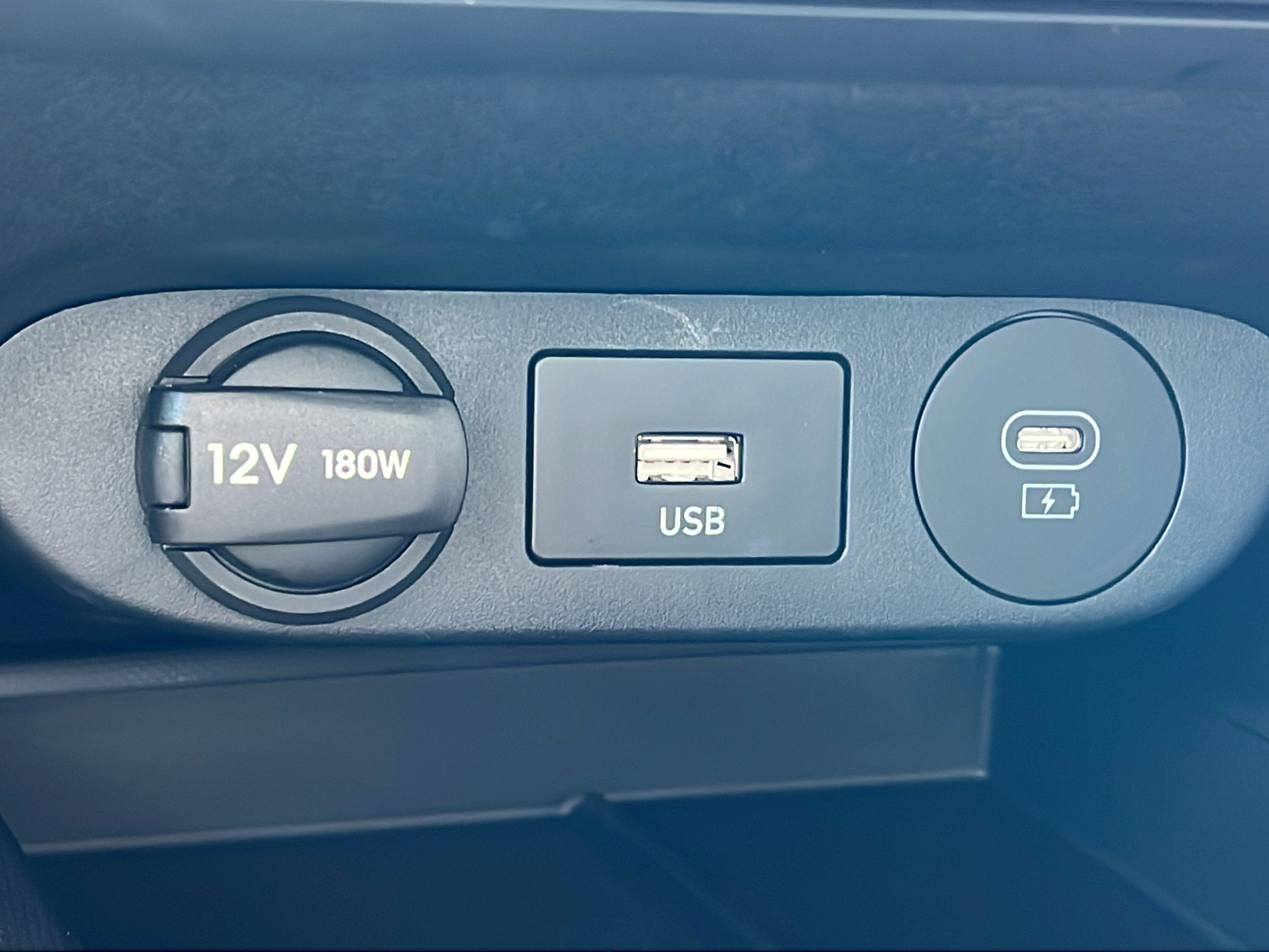 Certified 2025 Hyundai Elantra Limited FWD image 24