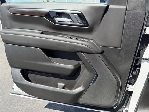 New 2026 Chevrolet Tahoe LS AWD/4WD image 9