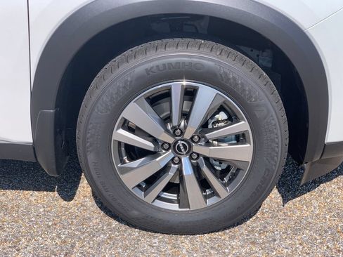 New 2026 Nissan Pathfinder SL w/ SL Premium Package FWD image 7