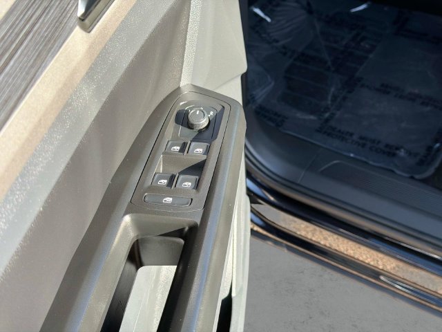 Used 2021 Volkswagen Atlas SEL FWD image 18