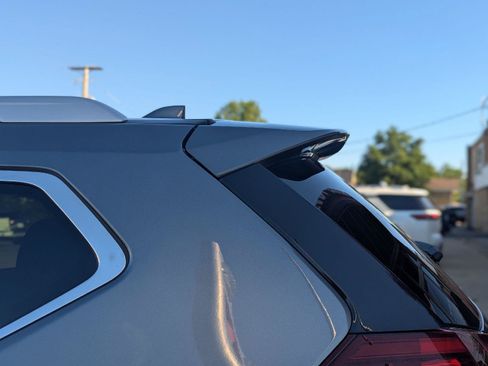 Used 2018 Nissan Rogue SV w/ Sun & Sound Touring Package AWD/4WD image 15