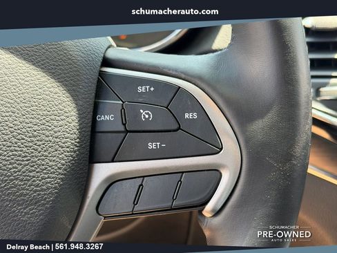 Used 2020 Jeep Grand Cherokee Limited w/ Premium Lighting Group AWD/4WD image 28
