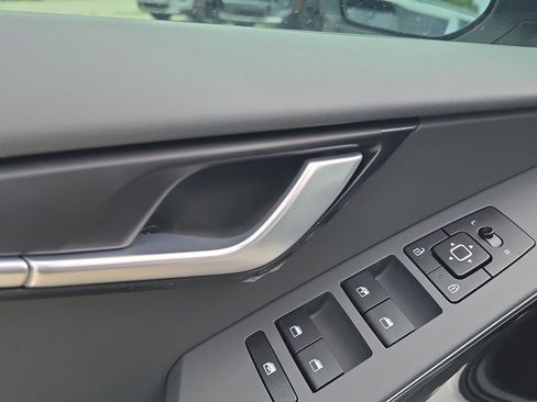 New 2026 Kia Niro EX FWD image 18