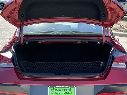 Used 2025 Hyundai Elantra Limited image 25