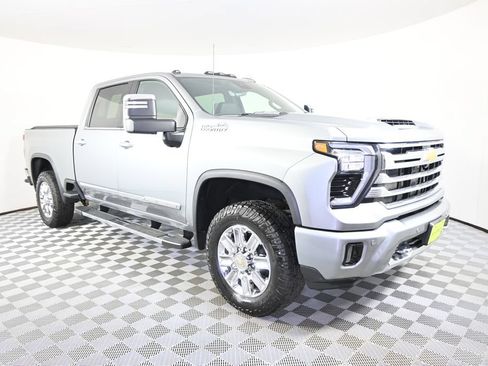 Used 2024 Chevrolet Silverado 2500 High Country w/ High Country Premium Package AWD/4WD image 10