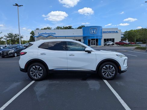 Used 2024 Buick Envision Preferred AWD/4WD image 2