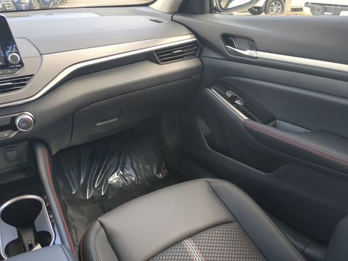 New 2025 Nissan Altima 2.5 SR image 15