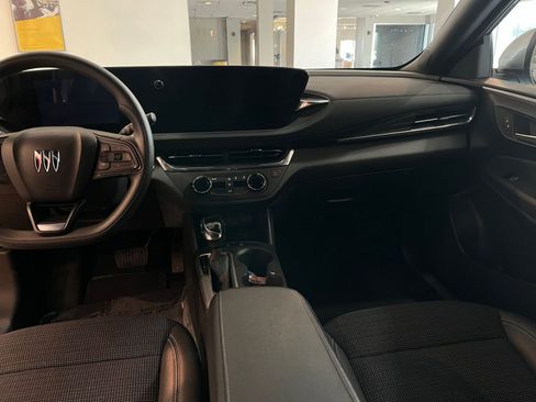 Used 2025 Buick Envista Preferred image 34