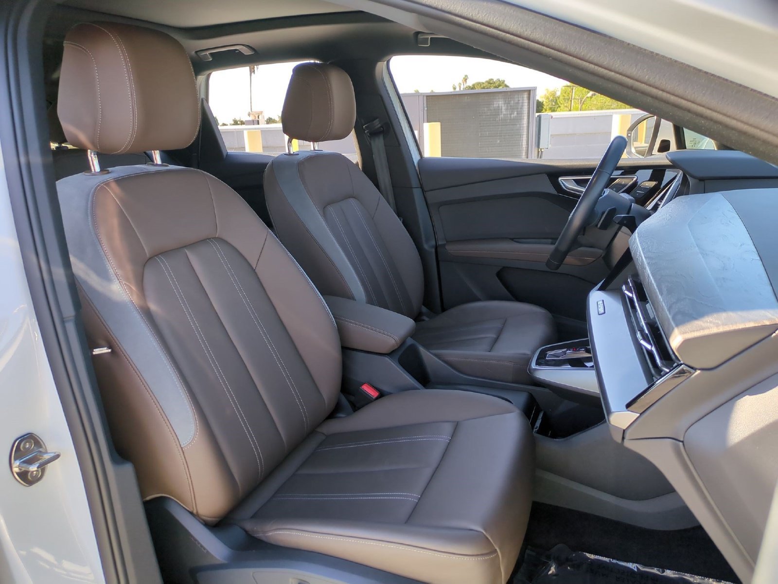 Used 2024 Audi Q4 e-tron Premium Plus w/ Premium Plus RWD image 27