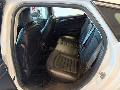 Used 2016 Ford Fusion SE w/ Equipment Group 202A FWD image 16