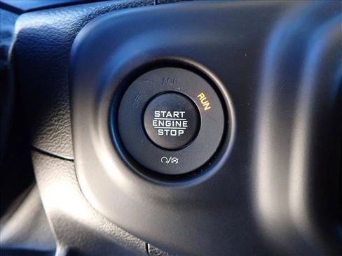 Used 2021 Jeep Gladiator Willys image 21