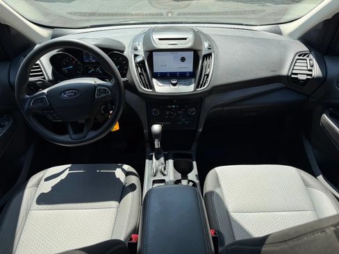 Used 2017 Ford Escape SE w/ Equipment Group 201A FWD image 13