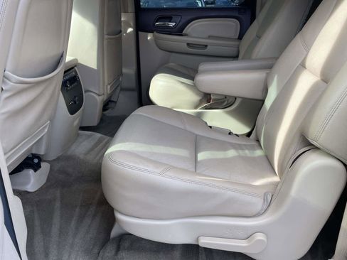 Used 2013 GMC Yukon XL Denali image 11