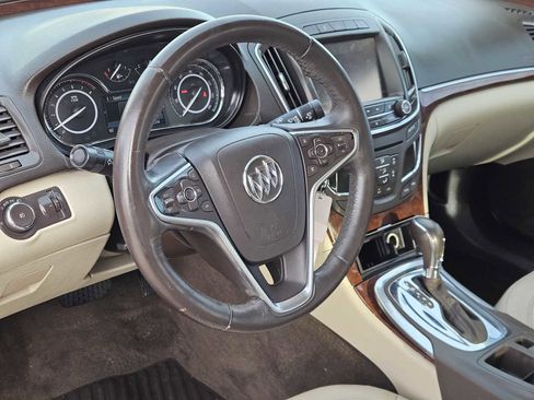 Used 2016 Buick Regal image 2