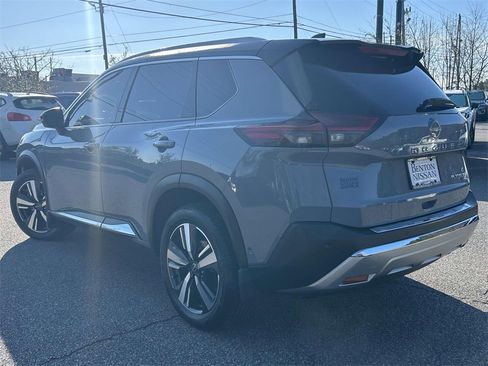 Used 2023 Nissan Rogue Platinum w/ Platinum Premium Package image 5