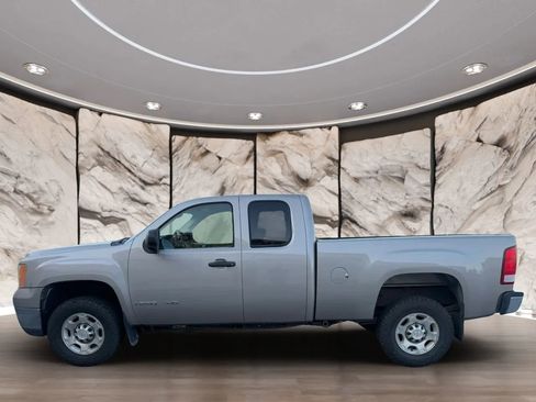Used 2007 GMC Sierra 2500 SLE w/ Z71 Off-Road Package AWD/4WD image 5