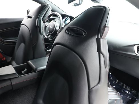 Used 2018 Aston Martin DB11 Coupe image 61