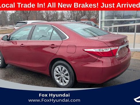 Used 2016 Toyota Camry LE image 4