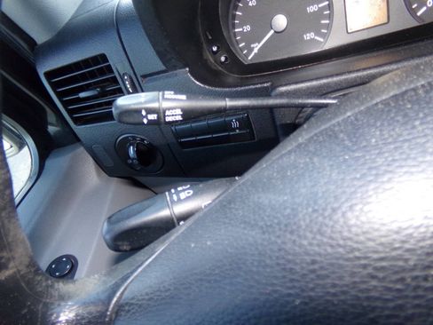 Used 2011 Mercedes-Benz Sprinter 2500 image 60