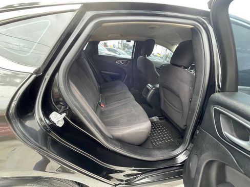 Used 2015 Chrysler 200 Limited w/ Convenience Group FWD image 10