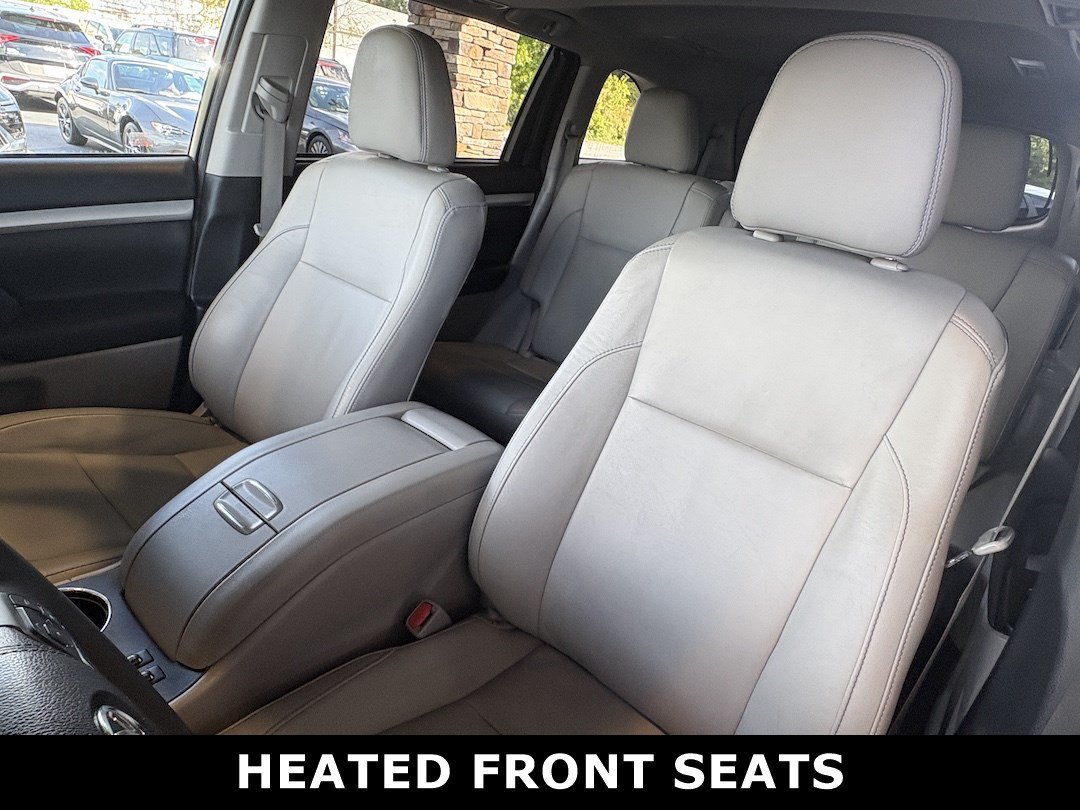 Used 2017 Toyota Highlander XLE AWD/4WD image 24