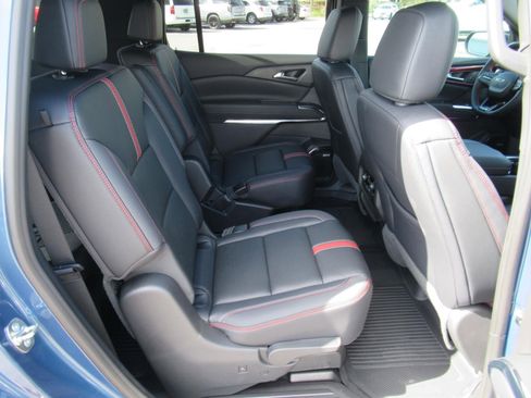 New 2026 Chevrolet Traverse RS w/ LPO, Floor Liner Package image 31