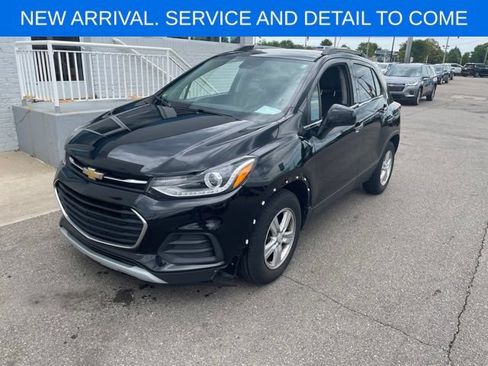 Used 2019 Chevrolet Trax LT w/ LT Convenience Package FWD image 1