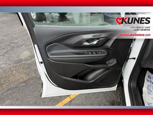 Used 2024 GMC Terrain SLT AWD/4WD image 11