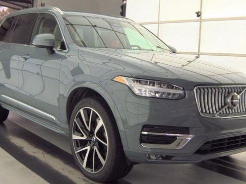 Used 2023 Volvo XC90 B6 Plus w/ Protection Package Premier image 2
