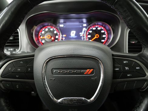 Used 2019 Dodge Charger SXT w/ Leather Interior Group image 16