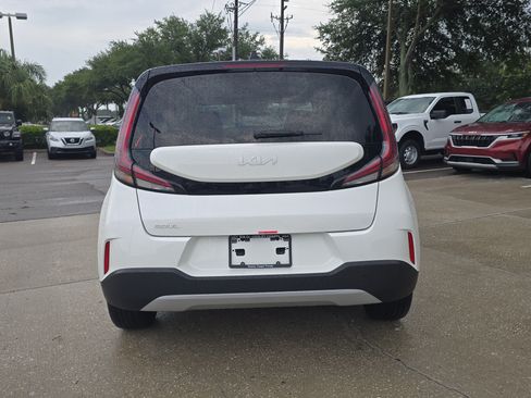 Certified 2025 Kia Soul LX FWD image 7