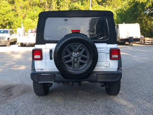 Used 2024 Jeep Wrangler Unlimited Sport AWD/4WD image 38