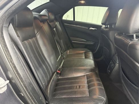 Used 2018 Chrysler 300 S w/ Safetytec Plus Group image 27