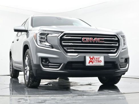 Certified 2023 GMC Terrain SLT image 29