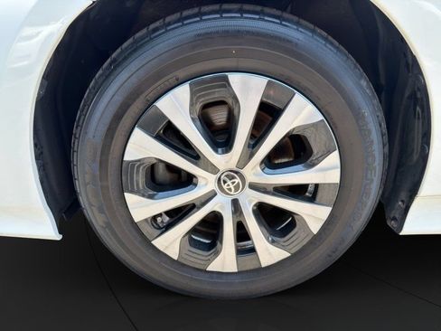 Used 2021 Toyota Prius Prime LE FWD image 21