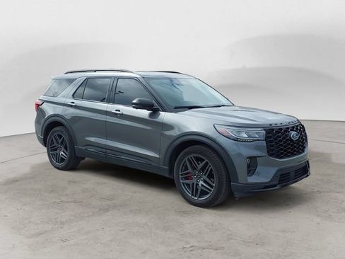 Certified 2025 Ford Explorer ST AWD/4WD image 7
