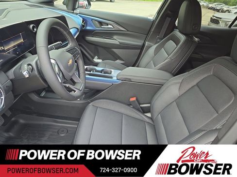 New 2025 Chevrolet Equinox EV LT image 4