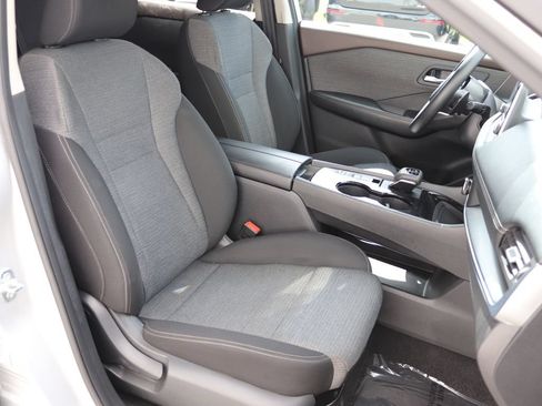 Used 2023 Nissan Rogue SV FWD image 22