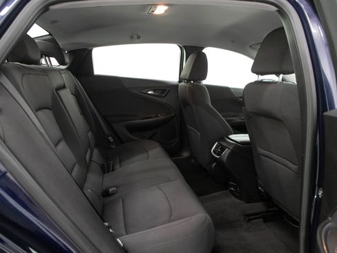 Used 2018 Chevrolet Malibu LT FWD image 12