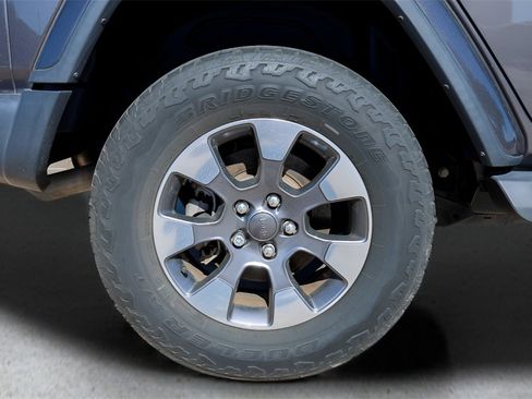 Used 2020 Jeep Wrangler Unlimited Sahara image 17