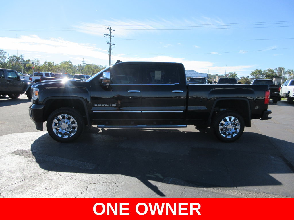 Used 2019 GMC Sierra 2500 Denali w/ Duramax Plus Package AWD/4WD image 10