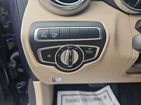 Used 2019 Mercedes-Benz GLC 300 4MATIC image 13