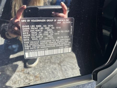 Certified 2025 Volkswagen Atlas Peak Edition SE image 35