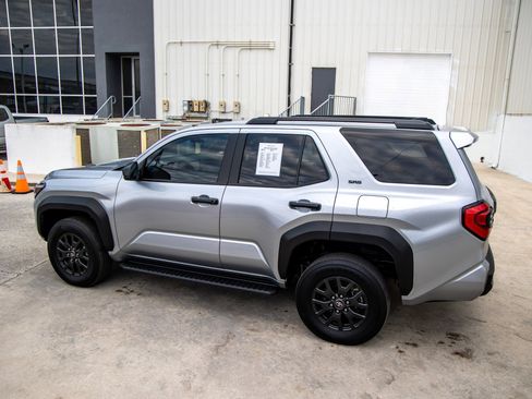 Used 2025 Toyota 4Runner Limited image 11