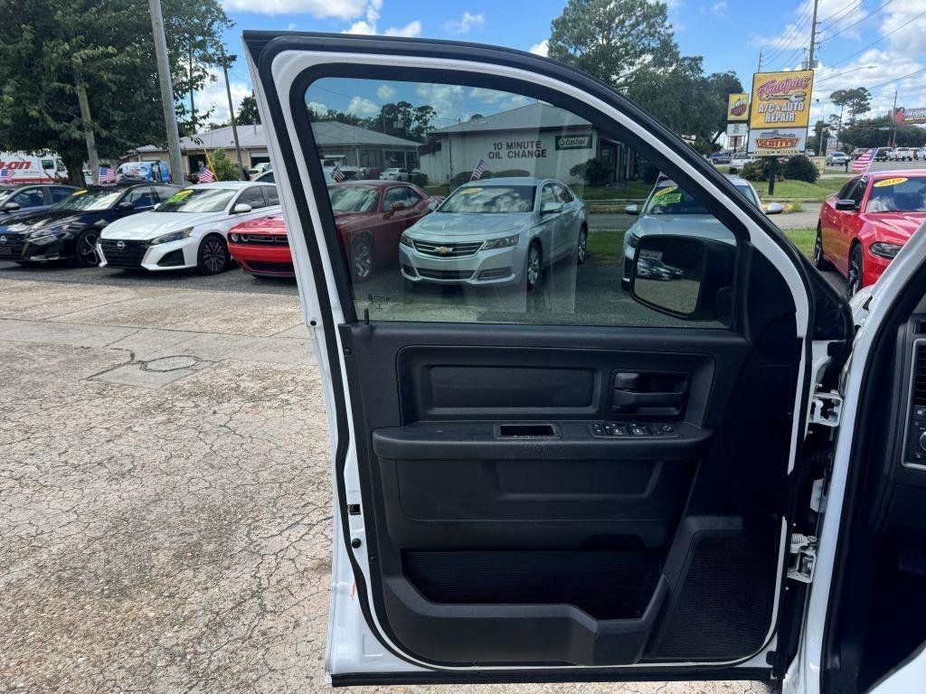 Used 2020 RAM 1500 Tradesman w/ Chrome Plus Package RWD image 12