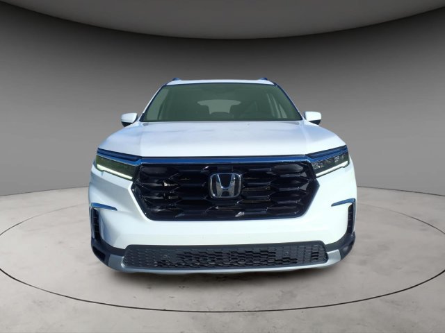 Used 2023 Honda Pilot Touring image 3